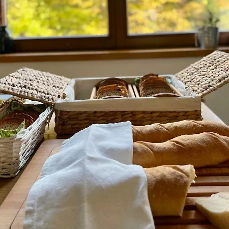 Bed & Breakfast Zagroda Na Pacanach Iwkowa